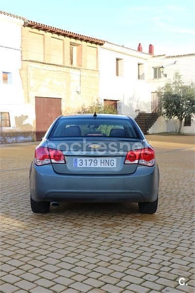 Usado Chevrolet Cruze LT 163 CV (119 kW) 2012 Gris / plata Berlina