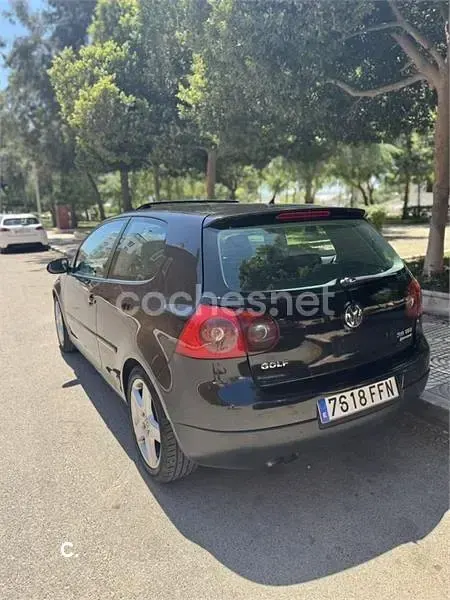 Usado VW Golf IV Highline 140 CV (102 kW) 2006 Negro Berlina