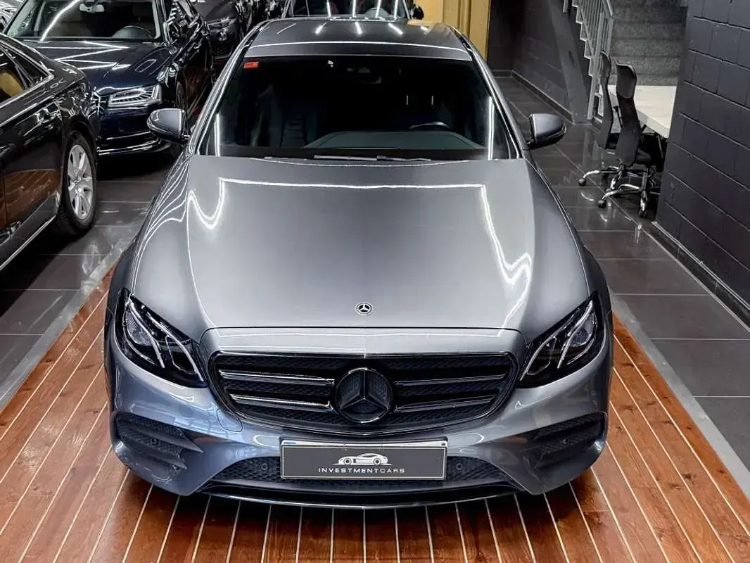 Usado Mercedes E200 197 CV (144 kW) 2020 Gris Berlina