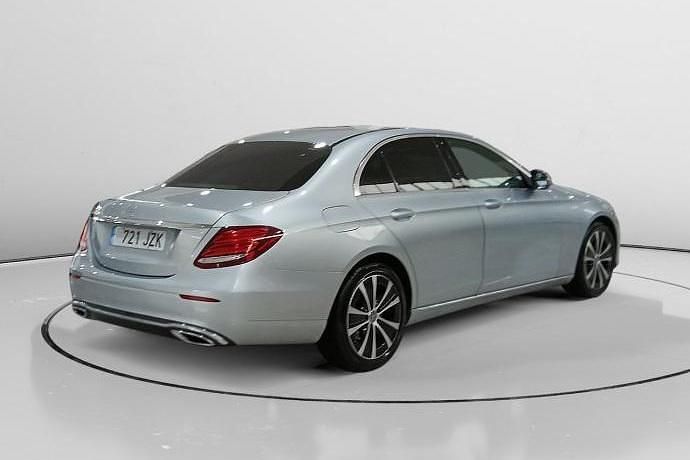 Usado Mercedes E220 194 CV (142 kW) 2017 Berlina