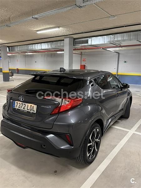 Usado Toyota C-HR Advance 122 CV (89 kW) 2019 Gris / plata SUV