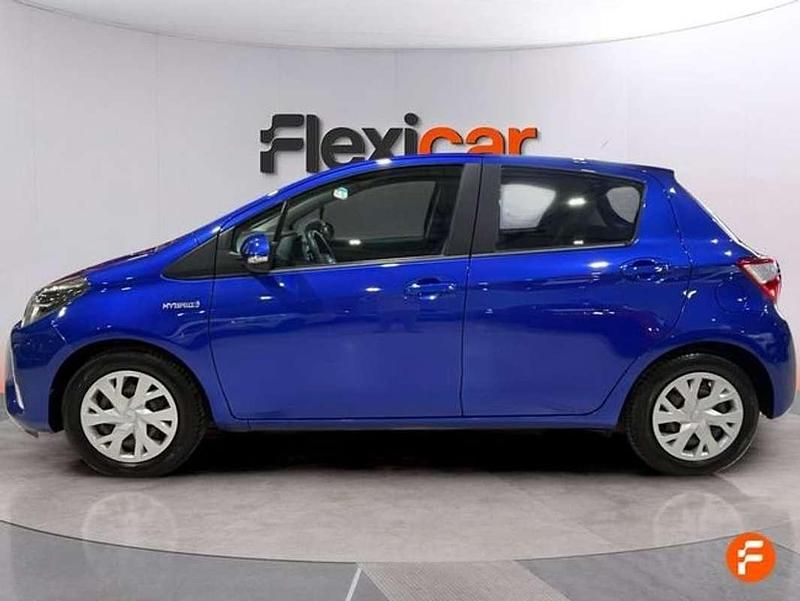 Usado Toyota Yaris Hybrid Business Edition 116 CV (85 kW) 2020 Azul Utilitario