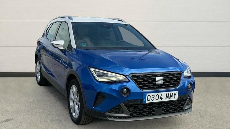 Azul Usado 2024 Seat Arona FR SUV | 19.900 € (Precio justo) - Imagen 1/4