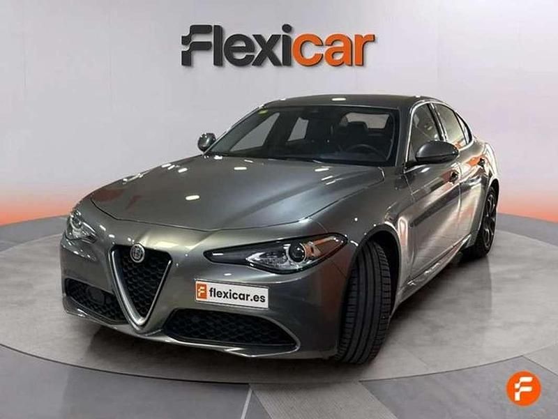 Usado Alfa Romeo Giulia Executive 190 CV (139 kW) 2020 Gris Berlina
