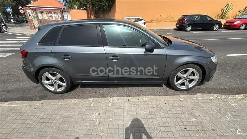 Usado Audi A3 Sport 110 CV (80 kW) 2016 Gris / plata Berlina