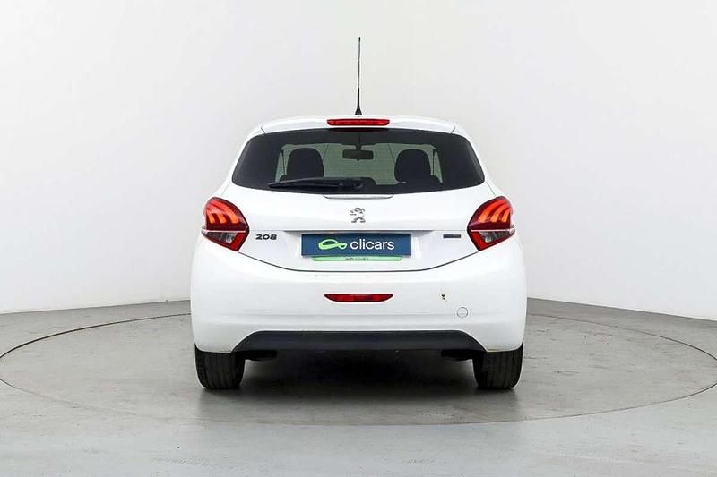 Usado Peugeot 208 Style 82 CV (60 kW) 2017 Blanco Utilitario