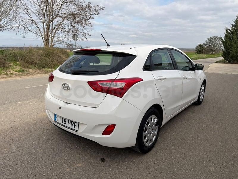 Usado Hyundai i30 Style 135 CV (99 kW) 2013 Blanco Berlina