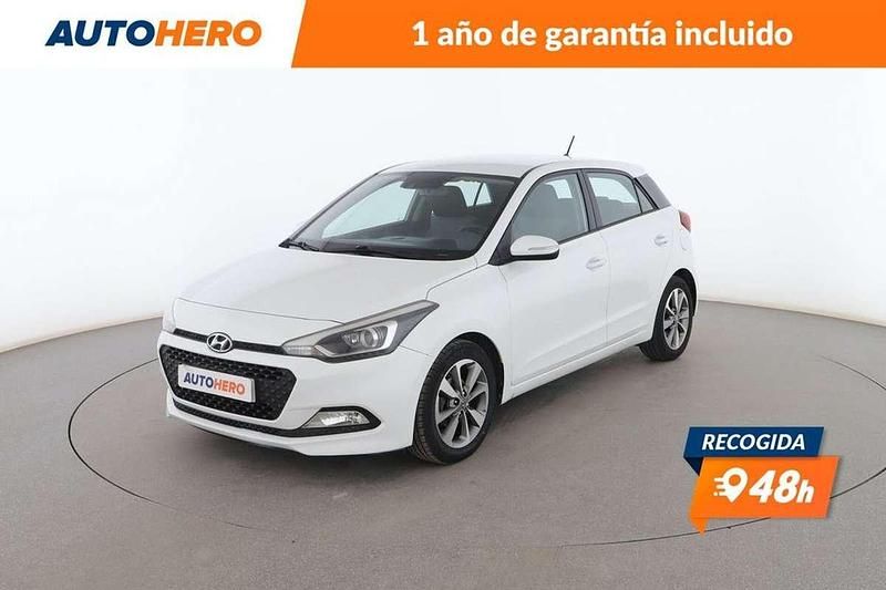 Blanco Usado 2015 Hyundai i20 Berlina | 8599 € (Precio justo) - Imagen 1/3