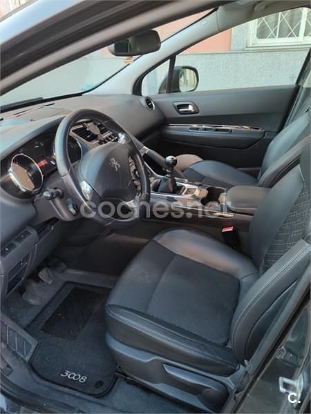 Usado Peugeot 3008 Crossway 120 CV (88 kW) 2016 Gris / plata Berlina