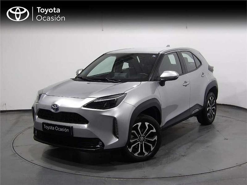 Gris / plata Usado 2024 Toyota Yaris Cross Active SUV | 25.300 € (Caro) - Imagen 1/4
