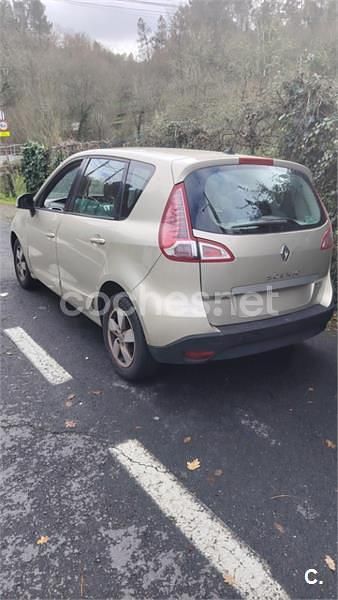 Usado Renault Scénic III Dynamique 110 CV (80 kW) 2011 Beige Monovolumen