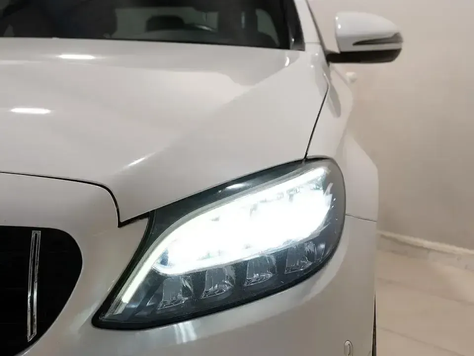 Usado Mercedes C220 194 CV (142 kW) 2018 Blanco Familiar
