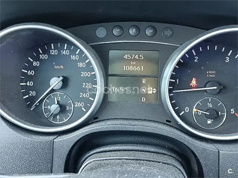 Usado Mercedes ML320 224 CV (164 kW) 2008 Gris / plata SUV