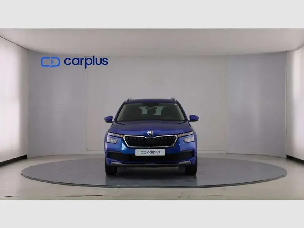 Usado Skoda Kamiq Ambition 110 CV (80 kW) 2022 Azul SUV