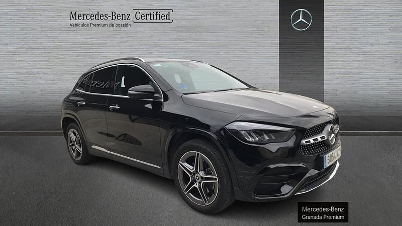 Usado Mercedes GLA250 AMG line 218 CV (160 kW) 2025 Negro noche SUV