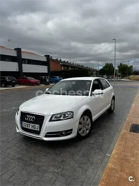 Usado Audi A3 Ambition 105 CV (77 kW) 2011 Blanco Utilitario