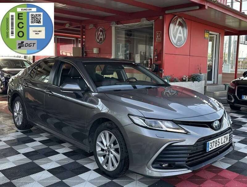 Gris Usado 2022 Toyota Camry Advance Berlina | 19.900 € (Super precio) - Imagen 1/4