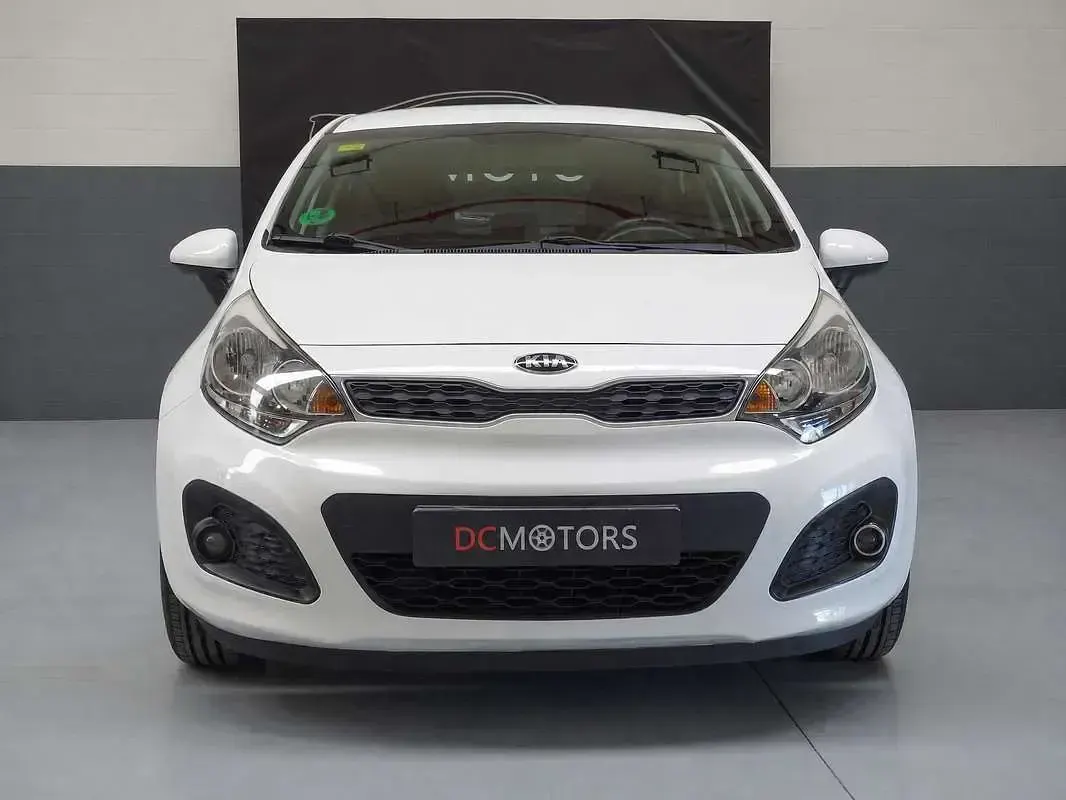 Usado Kia Rio 86 CV (63 kW) 2014 Blanco Utilitario
