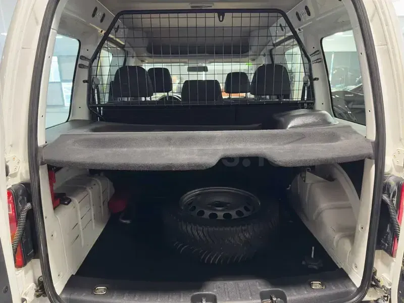 Usado VW Caddy 122 CV (89 kW) 2021 Blanco Monovolumen