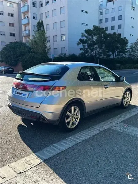 Usado Honda Civic Sport 140 CV (102 kW) 2009 Gris / plata Berlina