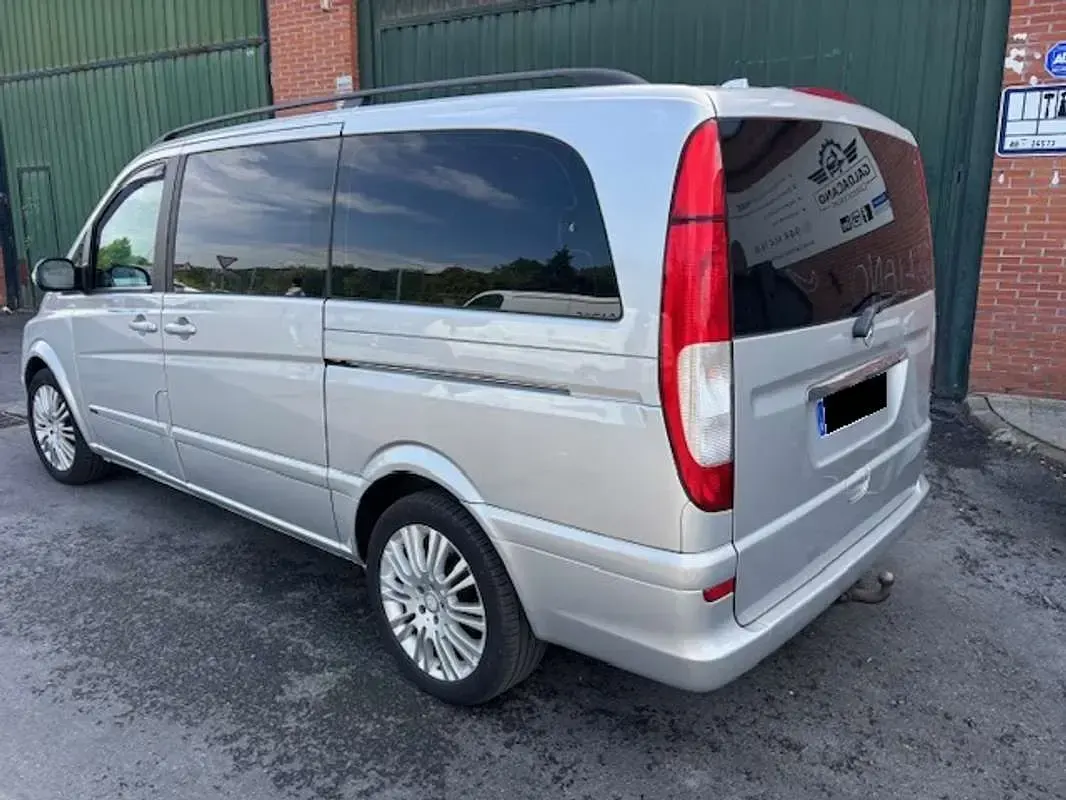 Usado Mercedes Viano 150 CV (110 kW) 2005 Plateado Monovolumen