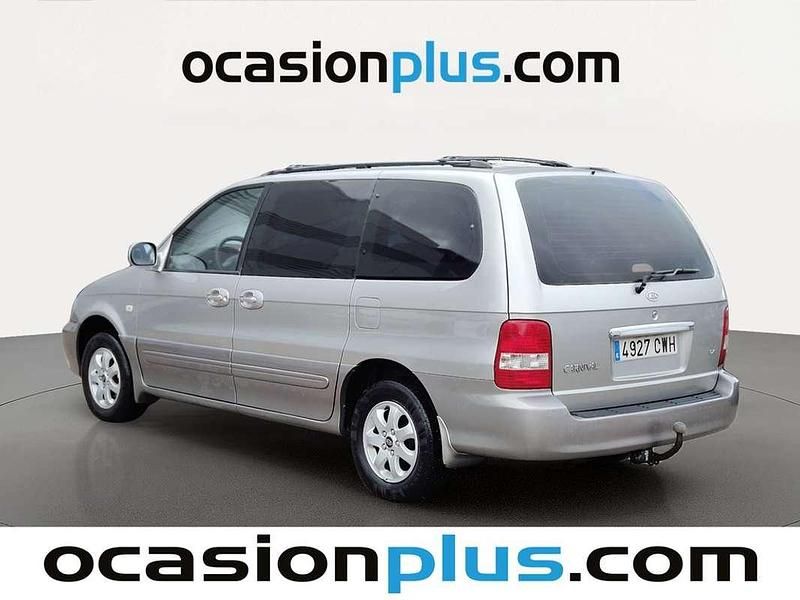 Usado Kia Carnival EX 144 CV (105 kW) 2004 Gris Monovolumen
