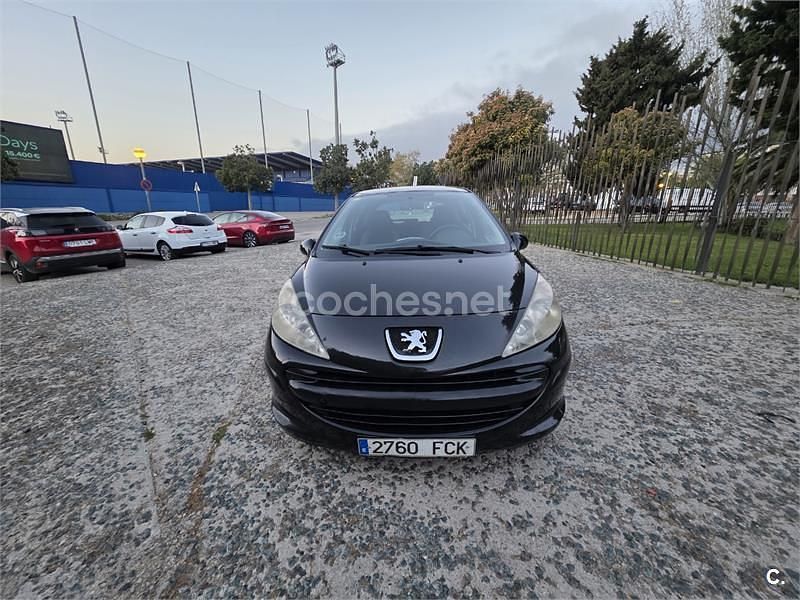 Usado Peugeot 207 90 CV (66 kW) 2006 Negro Berlina