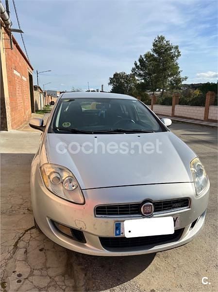 Gris / plata Usado 2010 Fiat Bravo Dynamic Utilitario | 3800 € (Precio justo) - Imagen 1/4