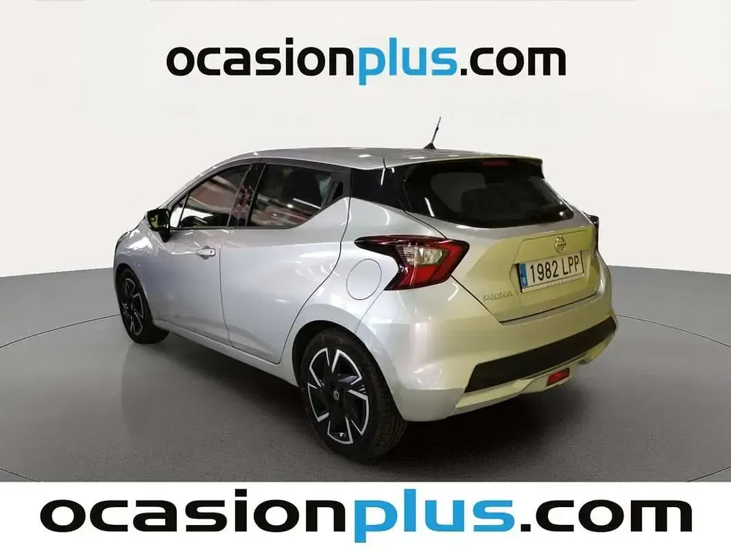 Usado Nissan Micra Acenta 92 CV (67 kW) 2021 Gris Utilitario