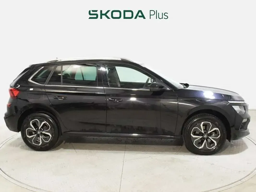 Usado Skoda Kamiq Selection 116 CV (85 kW) 2025 Negro SUV