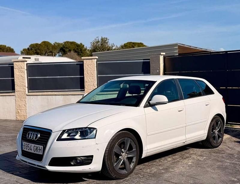 Usado Audi A3 Ambition 140 CV (102 kW) 2009 Blanco Utilitario