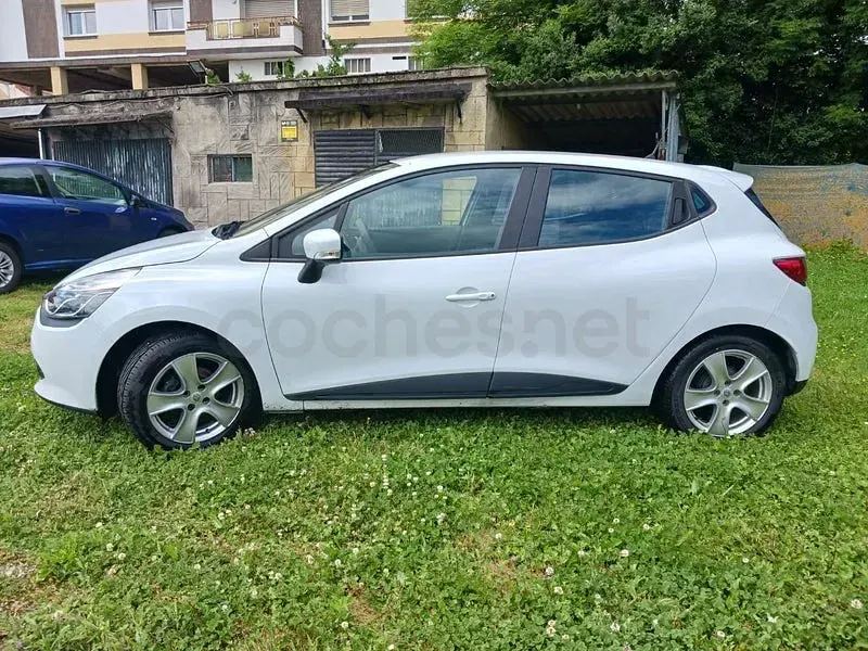 Usado Renault Clio IV Expression 75 CV (55 kW) 2015 Blanco Berlina