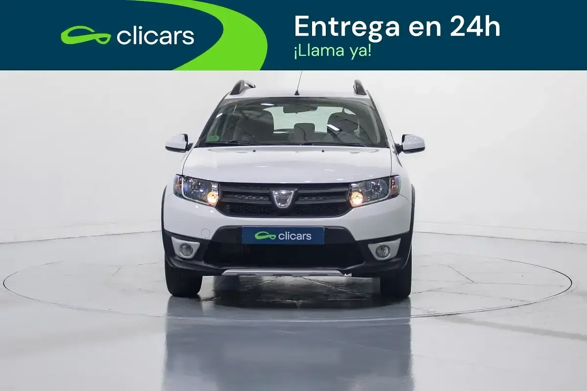 Usado Dacia Sandero Stepway 90 CV (66 kW) 2015 Blanco Berlina