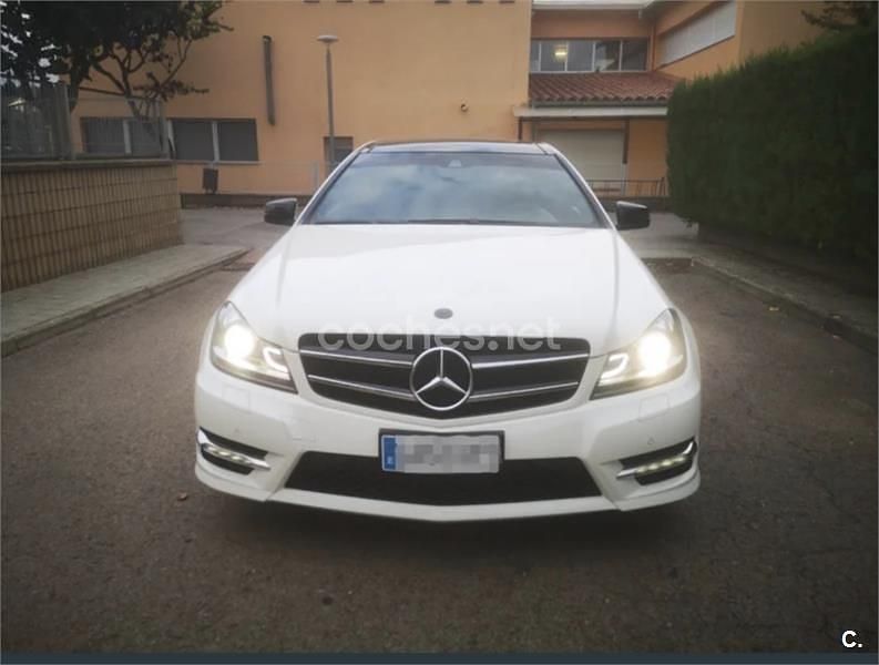 Usado Mercedes C220 170 CV (125 kW) 2011 Blanco Coupe