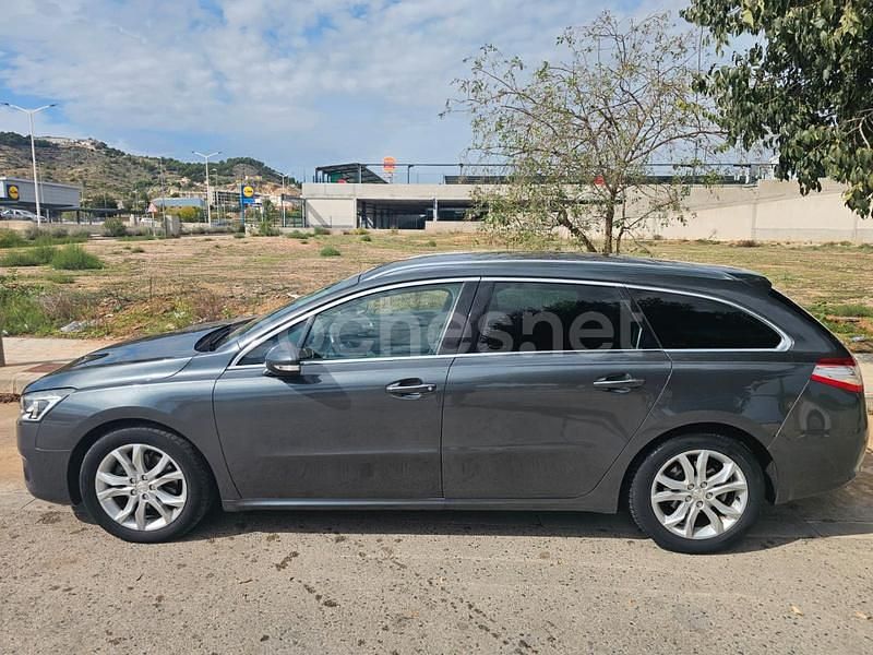 Usado Peugeot 508 SW Allure 150 CV (110 kW) 2015 Gris / plata Familiar