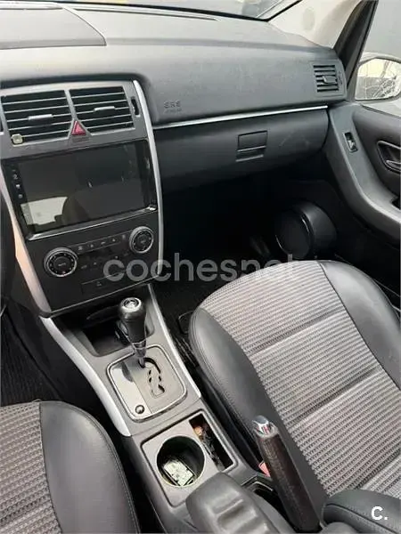 Usado Mercedes B200 140 CV (102 kW) 2007 Gris / plata Monovolumen