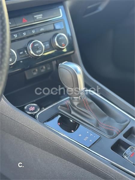 Usado Seat Leon FR 150 CV (110 kW) 2017 Granate Berlina