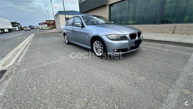 Usado BMW 320 177 CV (130 kW) 2009 Gris / plata Berlina