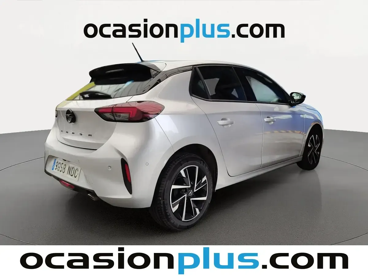 Usado Opel Corsa 100 CV (73 kW) 2025 Gris plata Utilitario