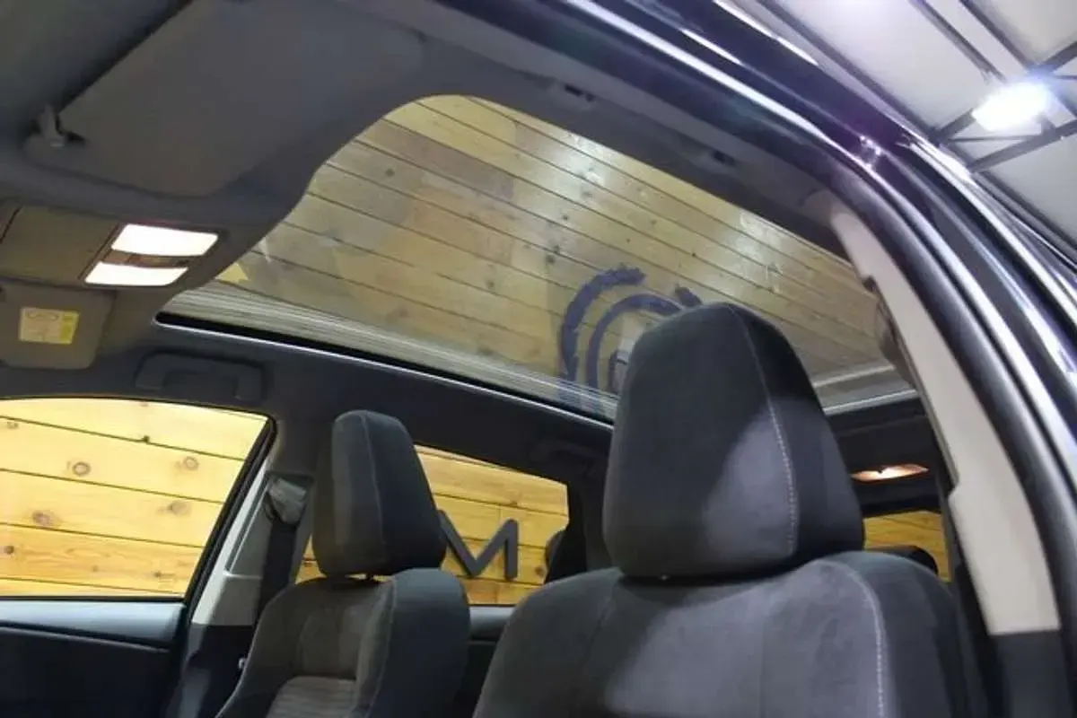 Usado Toyota Auris Hybrid 136 CV (100 kW) 2018 Negro Utilitario