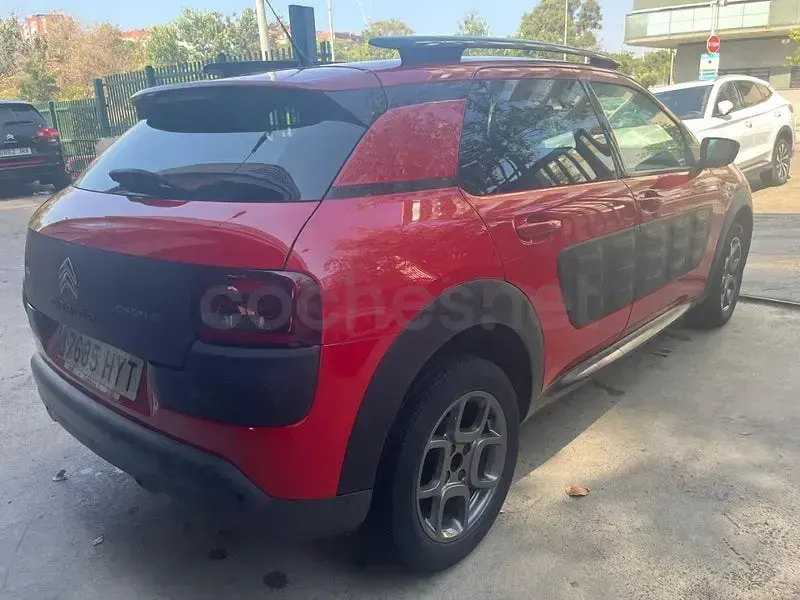 Usado Citroën C4 Feel 82 CV (60 kW) 2014 Rojo Berlina