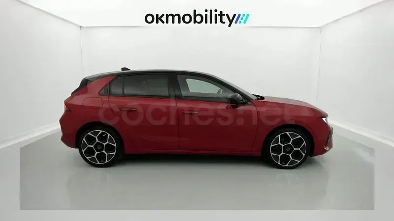 Usado Opel Astra 130 CV (95 kW) 2023 Rojo Familiar