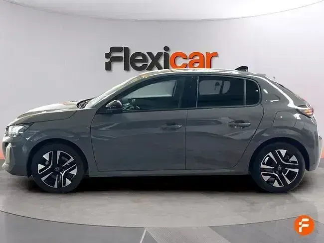 Usado Peugeot 208 Allure 100 CV (73 kW) 2025 Gris Utilitario