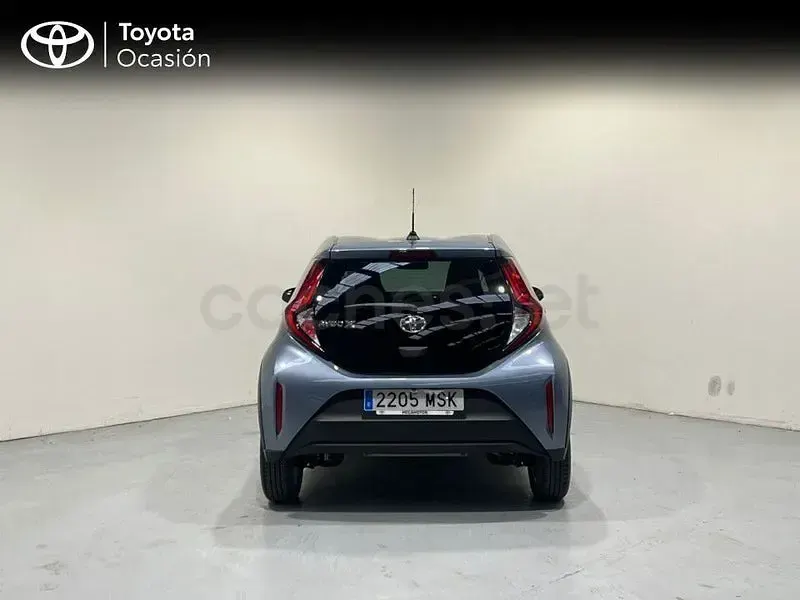 Usado Toyota Aygo X Play 72 CV (52 kW) 2024 Azul SUV