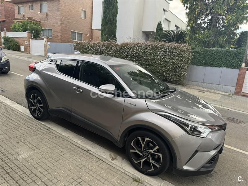 Usado Toyota C-HR Advance 122 CV (89 kW) 2019 Gris / plata SUV