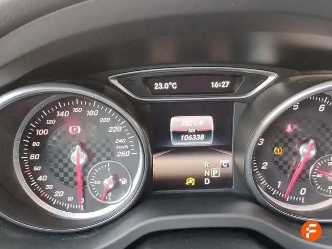 Usado Mercedes A180 AMG line 122 CV (89 kW) 2017 Blanco