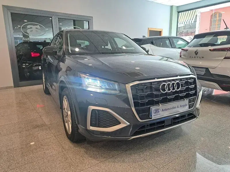 Usado Audi Q2 150 CV (110 kW) 2021 Gris / plata SUV