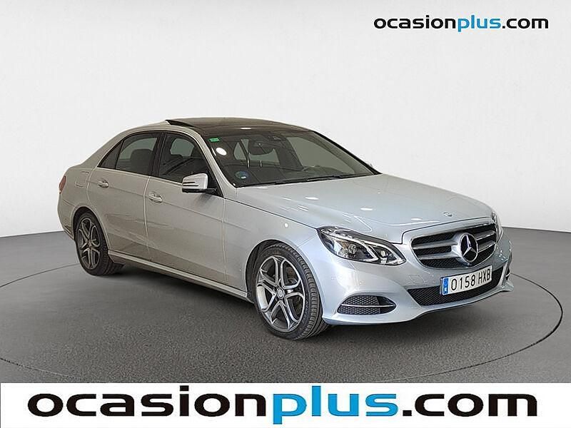 Usado Mercedes E300 Avantgarde 231 CV (169 kW) 2014 Gris plata Berlina