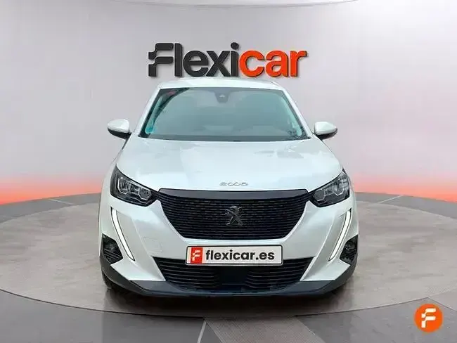 Usado Peugeot 2008 Active 100 CV (73 kW) 2021 Blanco SUV