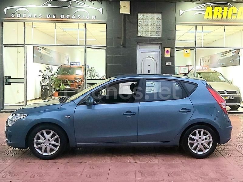 Usado Hyundai i30 Style 122 CV (89 kW) 2007 Azul Berlina